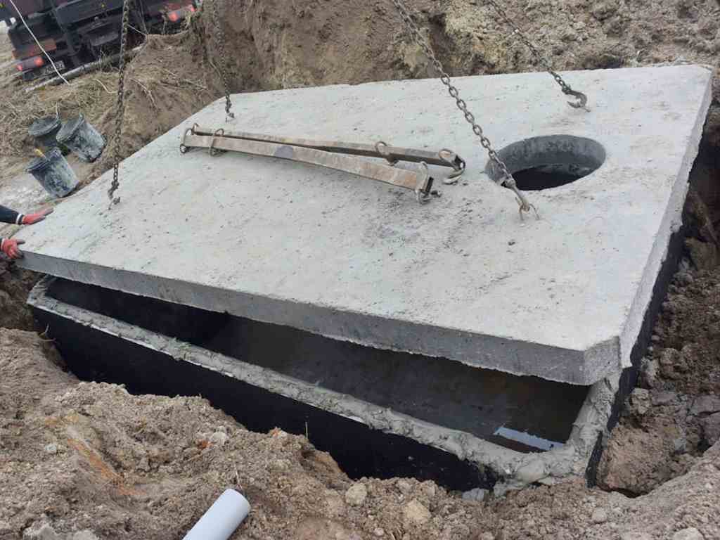 Usazení betonové nádrže